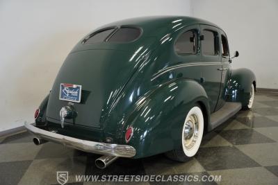1939 Ford Deluxe Sedan