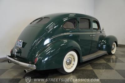 1939 Ford Deluxe Sedan