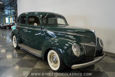 1939 Ford Deluxe Sedan