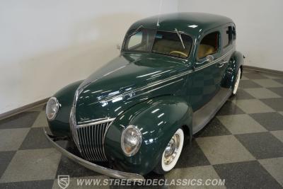 1939 Ford Deluxe Sedan