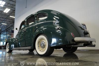 1939 Ford Deluxe Sedan