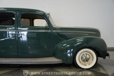 1939 Ford Deluxe Sedan