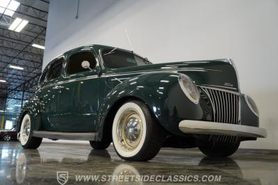 1939 Ford Deluxe Sedan