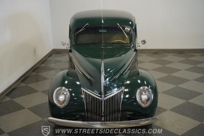 1939 Ford Deluxe Sedan