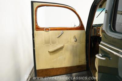 1939 Ford Deluxe Sedan