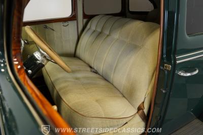 1939 Ford Deluxe Sedan