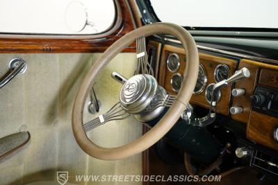 1939 Ford Deluxe Sedan