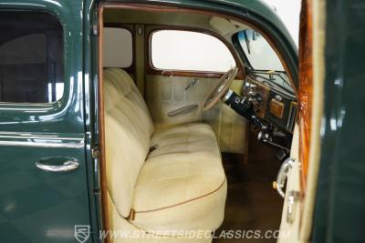 1939 Ford Deluxe Sedan