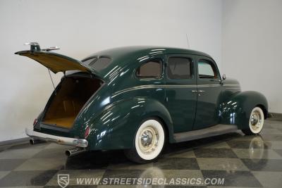 1939 Ford Deluxe Sedan