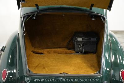 1939 Ford Deluxe Sedan