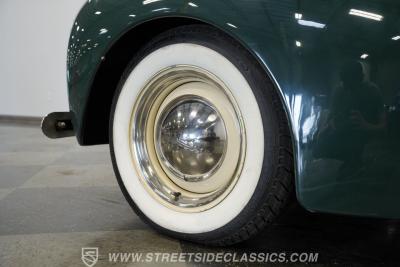 1939 Ford Deluxe Sedan