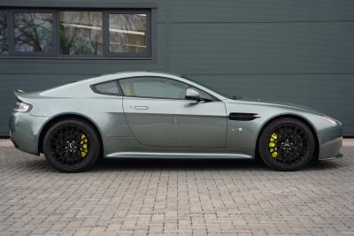 2017 Aston Martin V12 Vantage