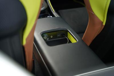 2017 Aston Martin V12 Vantage