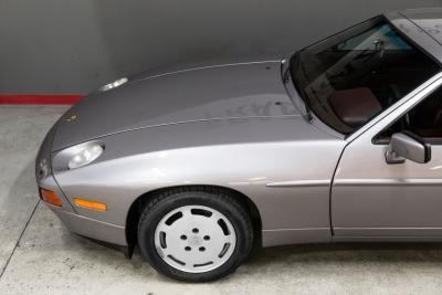 1987 Porsche 928 S4