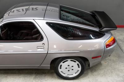 1987 Porsche 928 S4