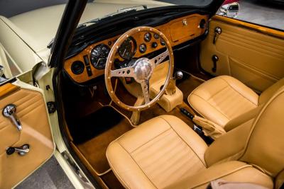 1971 Triumph FUEL INJECTED OVERDIVE TR6