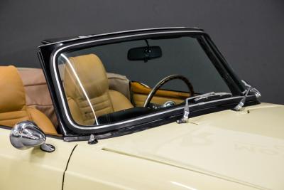 1971 Triumph FUEL INJECTED OVERDIVE TR6