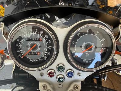 2001 Triumph BONNEVILLE T100