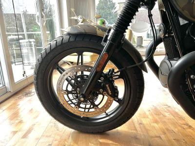 2023 Moto Guzzi V7 GUCCI PALACE