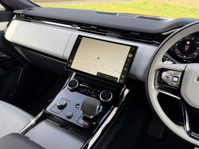 2023 Land Rover 3.0 D300 MHEV Dynamic SE Auto 4WD Euro 6 (s/s) 5dr