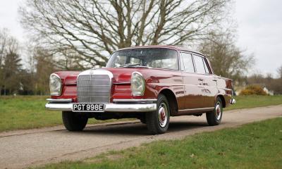 1967 Mercedes - Benz 220B Fintail