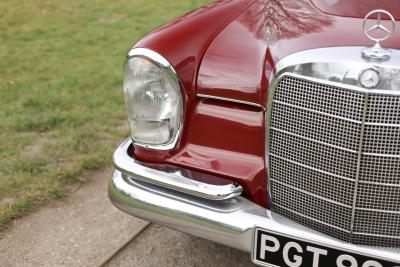 1967 Mercedes - Benz 220B Fintail