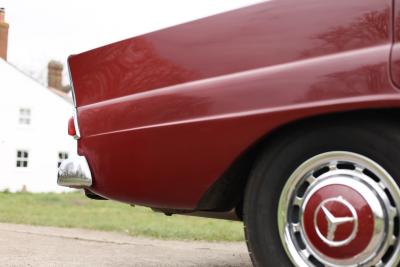 1967 Mercedes - Benz 220B Fintail
