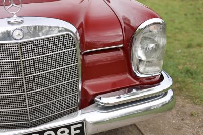 1967 Mercedes - Benz 220B Fintail