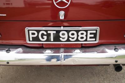 1967 Mercedes - Benz 220B Fintail