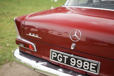 1967 Mercedes - Benz 220B Fintail