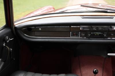 1967 Mercedes - Benz 220B Fintail