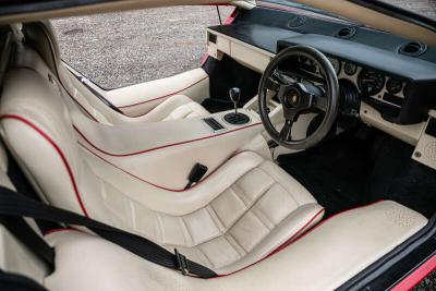 1988 Lamborghini COUNTACH 5000 QUATTROVALVOLE 88.5 UK RHD