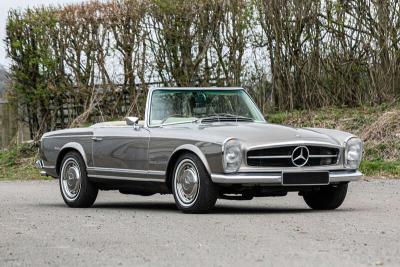 1970 Mercedes - Benz 280SL PAGODA 5 SPEED MANUAL