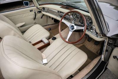 1970 Mercedes - Benz 280SL PAGODA 5 SPEED MANUAL