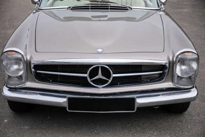 1970 Mercedes - Benz 280SL PAGODA 5 SPEED MANUAL