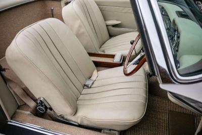 1970 Mercedes - Benz 280SL PAGODA 5 SPEED MANUAL