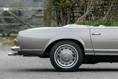 1970 Mercedes - Benz 280SL PAGODA 5 SPEED MANUAL