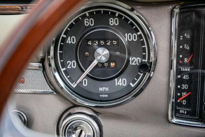 1970 Mercedes - Benz 280SL PAGODA 5 SPEED MANUAL