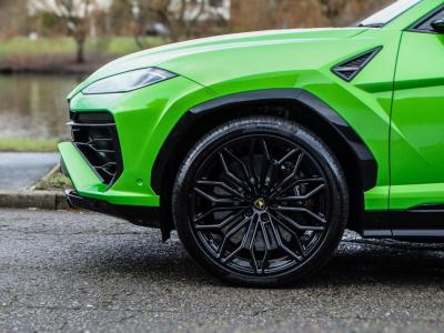 2025 Lamborghini 4.0 V8 BiTurbo 25.9kWh SE Auto 4WD Euro 6 5dr