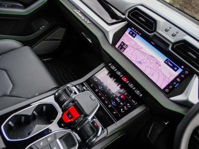 2025 Lamborghini 4.0 V8 BiTurbo 25.9kWh SE Auto 4WD Euro 6 5dr