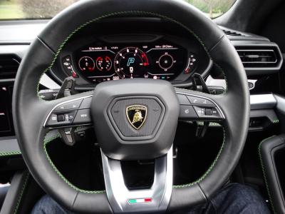 2025 Lamborghini 4.0 V8 BiTurbo 25.9kWh SE Auto 4WD Euro 6 5dr