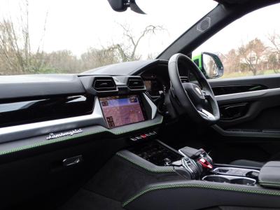 2025 Lamborghini 4.0 V8 BiTurbo 25.9kWh SE Auto 4WD Euro 6 5dr