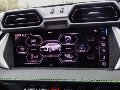 2025 Lamborghini 4.0 V8 BiTurbo 25.9kWh SE Auto 4WD Euro 6 5dr