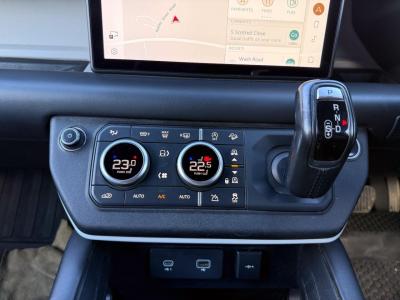 2021 Land Rover 3.0 D300 MHEV HSE Hard Top SUV Auto 4WD MWB Euro 6 (s/s) 5dr