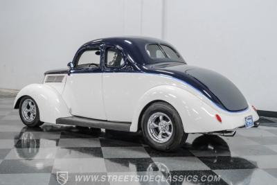 1937 Ford 5-Window Coupe Streetrod