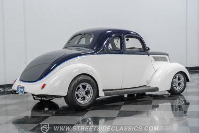 1937 Ford 5-Window Coupe Streetrod