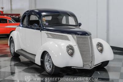 1937 Ford 5-Window Coupe Streetrod
