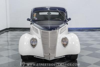 1937 Ford 5-Window Coupe Streetrod
