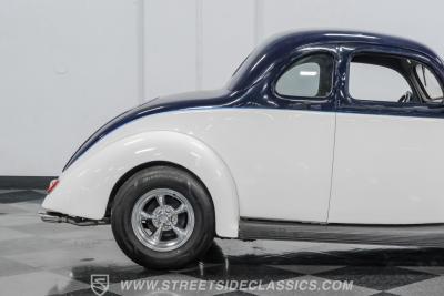 1937 Ford 5-Window Coupe Streetrod
