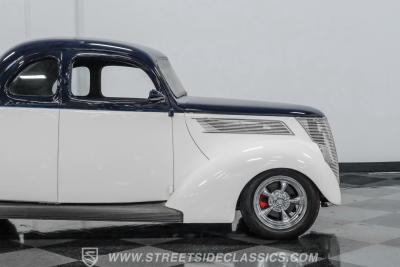 1937 Ford 5-Window Coupe Streetrod